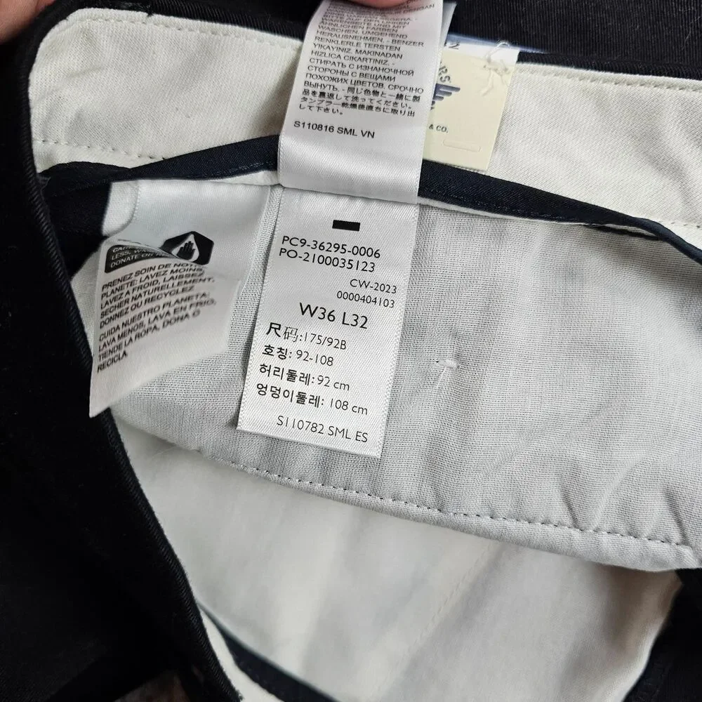 Dockers Easy Khaki Pants Mens 36x31* Black Slim Fit Golf Performance Stretch